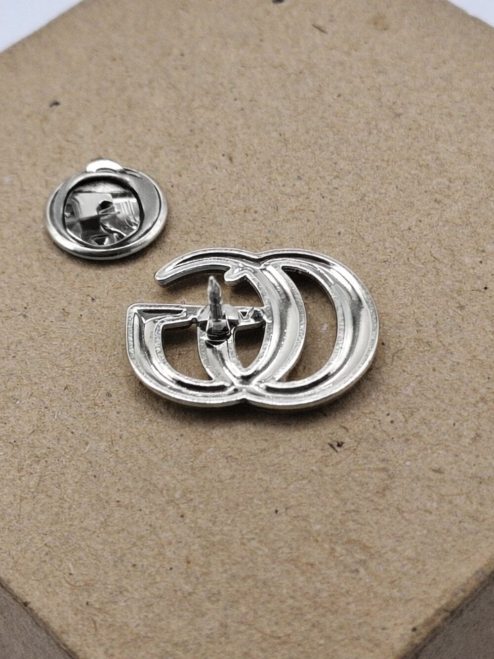 Small Vintage Gucci Interlocking G Tie Tack Pin Brooch - Picture 3 of 6